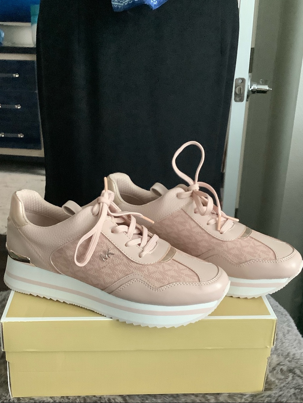 Michael Kors Raina Pink leather Lace-Up Platform Sneakers